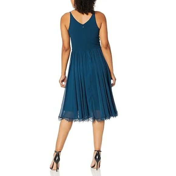 Dress the Population Alicia Plunging Fit and Flare Mixed Media Peacock Blue XS - Picture 3 of 6